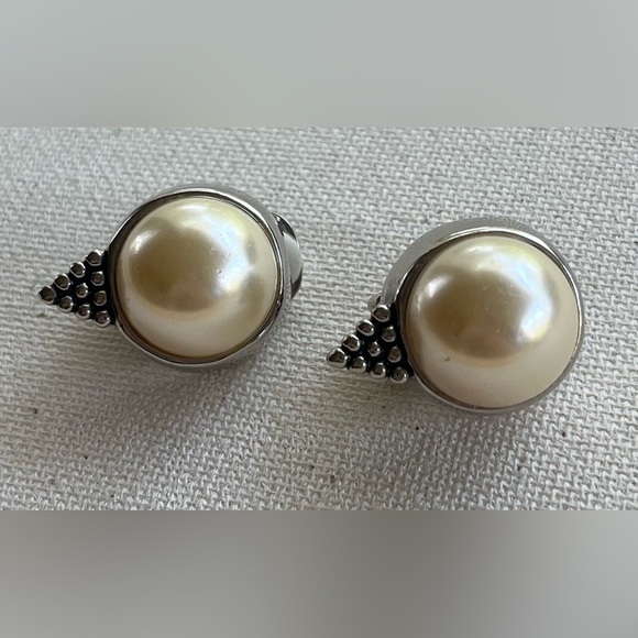 Vintage Pearl Clip-On Earrings – Silver Tone Statement Jewelry - Picture 3 of 4